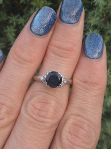 2073: Vintage: 14ct White Gold French Blue Sapphire 6 Diamonds Trefoil Set Ring
