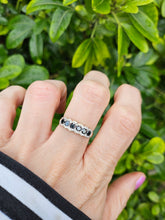 Cargar imagen en el visor de la galería, 0711: Vintage: 9ct Gold Black White Diamonds &quot;Salt &amp; Pepper&quot;&nbsp; Stacker Ring- exquisite
