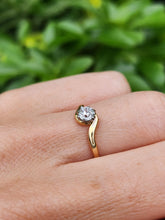 Load image into Gallery viewer, 1646: Vintage: 18ct Gold &amp; Platinum Diamond Solitaire (0.37ct) Ring- superb quality
