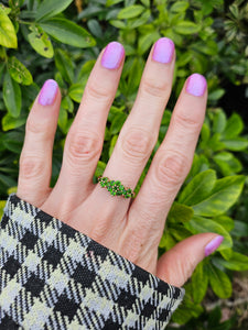 0830: Vintage: 9ct Gold 15 Diopsides Geometric Cluster Ring- gorgeous green