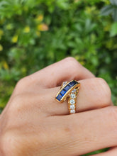 Load image into Gallery viewer, 6091 Vintage: Exquisite 18ct Gold Royal Blue Sapphires Diamonds (0.70ct) Cocktail Ring-Exceptional
