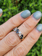 Cargar imagen en el visor de la galería, 1532: Vintage: Rare 9ct Gold Blue Sapphires Tiered Dress Ring- exquisite
