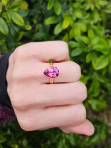 0473: Vintage 9ct Gold Pear Cut Pink Topaz Diamonds Cocktail Ring- lovely combination