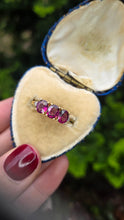 Load image into Gallery viewer, 2540- Vintage: 9ct Gold Purple Amethyst Diamonds Trilogy Ring
