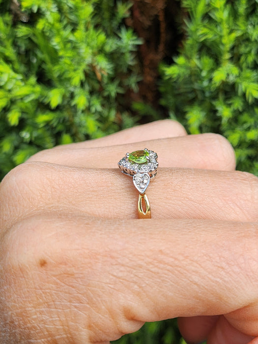 1631: Vintage: 9ct Gold Heart-Cut Peridot 14 Diamonds Cluster Ring- Lush, sparkling, beauty