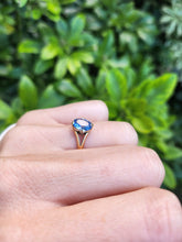 Load image into Gallery viewer, A7050: Vintage &amp; Exquisite 18ct Gold Blue Aquamarine Solitaire Ring- gorgeous stone, understated beauty.
