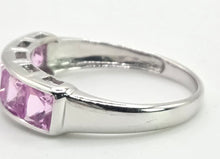 Cargar imagen en el visor de la galería, 2184: Vintage; 9ct White Gold Pink Sapphires Stacker/Dress Ring- petite, pink and cute
