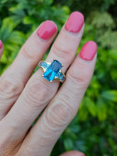 Load image into Gallery viewer, 0733: Vintage; 9ct Gold London Blue Topaz Emerald &amp; Princess Cut Cocktail Ring
