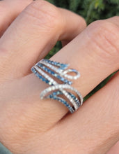 Cargar imagen en el visor de la galería, 1795 14ct White Gold Blue &amp; White Natural Diamonds Crossover Ring
