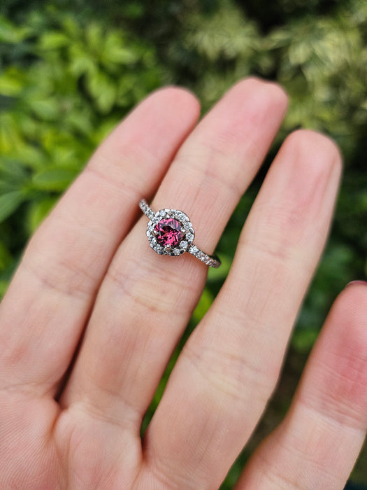 6506 Vintage: 18ct White Gold Rhodolite Garnet & Diamond Halo Ring — From 2009