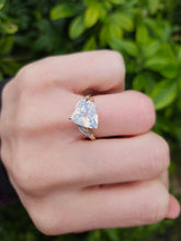 Load image into Gallery viewer, 0470: Vintage: 9ct Gold Trilliant Cut Moonstone Diamonds Ring- exquisite
