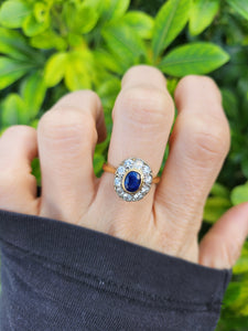 9056: Vintage Old: 18ct Gold French Blue Sapphire Diamonds Cluster Ring