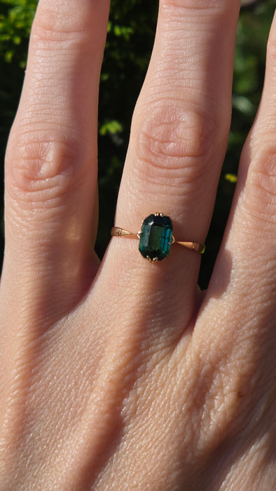 Vintage: 18ct Gold Green Tourmaline Solitaire Ring