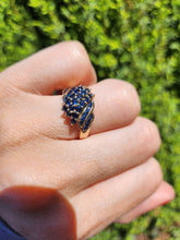 Cargar imagen en el visor de la galería, 1746: Vintage: 9ct Gold 39 Blue Sapphires Statement Cocktail Ring- total eye catcher

