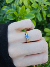 Load image into Gallery viewer, 0691: Vintage: 18ct Gold Heart-Cut Ceylon Blue Sapphire Diamonds Ring=- Date-Mark 1990
