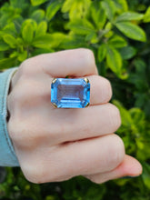 Load image into Gallery viewer, 0712: Vintage 9ct Gold Emerald Cut Swiss Blue Topaz Statement Ring- Date-Mark 1967
