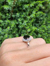 Cargar imagen en el visor de la galería, 1972: Vintage: 9ct White Gold Green Tourmaline 12 Diamonds Ring- sparkling beauty
