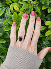 Load image into Gallery viewer, 0724: Vintage: 9ct Gold Garnets Cluster Ring - Date-Mark 1973
