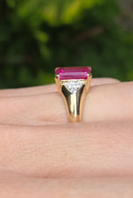 Cargar imagen en el visor de la galería, 2500 Vintage: 14ct Gold Emerald Cut Pink Sapphire Natural Diamonds Ring
