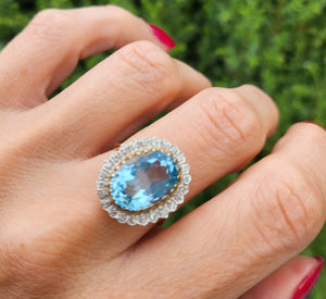 1898: Vintage: 9ct Gold Swiss Blue Topaz 24 Diamonds Lady Diana Style Cluster Ring