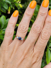 Cargar imagen en el visor de la galería, 1854: Vintage: 18ct Gold Platinum Cornflower Blue Sapphire Diamonds (0.34ct) 3-Stone Straight Ring
