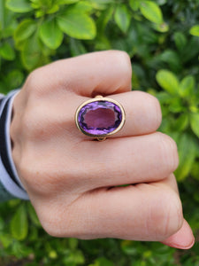 0385: Vintage: 9ct Gold Large Purple Amethyst Cocktail Ring- lovely hues