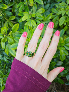 0539: Vintage: 9ct Gold 7 Green Diopsides Cocktail Ring- lovely cut and colours