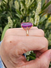 Load image into Gallery viewer, 1367: Vintage: 18ct Gold Large Emerald Cut Purple Sapphire Cocktail Ring-
