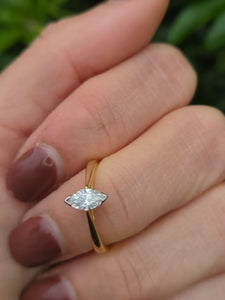 6168: Vintage: 18ct Gold Marquise Cut Natural Diamond (0.41ct) Solitaire Ring