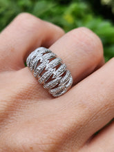 Load image into Gallery viewer, 6116: Vintage: 9ct White Gold 28 Diamonds (1ct) Statement Cocktail Ring- spectacular
