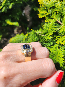 1708: Vintage: 18ct Gold Blue Sapphires Diamonds Statement Ring- incredible piece