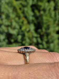 2139: Vintage; 18ct Gold Art Deco Marquise Sapphire Diamonds Cluster Ring