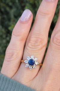 2375 18ct Gold Cornflower Blue Sapphire Diamonds Flower Head Ring