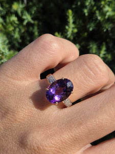 2170: Vintage: 9ct Gold Oval Purple Amethyst 16 natural Diamonds Cocktail Ring