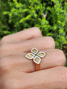 1709: Vintage: 14ct Rose Gold White Enamel Four Leaf Clover  Ring-beautifully crafted