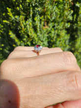 Cargar imagen en el visor de la galería, 1365: Vintage: 18ct Gold Tourmaline Diamonds Target Ring- striking colours
