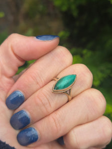 6210: Vintage:  9ct Gold Green Marquise Malachite Ring- From 1969