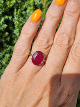 Cargar imagen en el visor de la galería, 1968: Vintage; 9ct Gold Large Red Topaz 18 Natural Diamonds; Cluster Ring - Diana style
