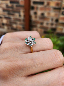 6066: Vintage: 18ct Gold 6 Emeralds 7 Brilliant Cut Diamonds Cluster Ring- a rare find