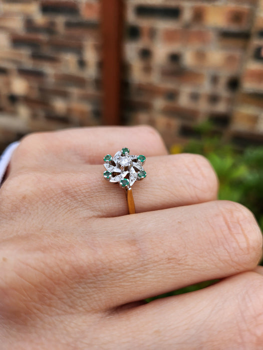 6066 Vintage: 18ct Gold 6 Emeralds 7 Brilliant Cut Diamonds Cluster Ring