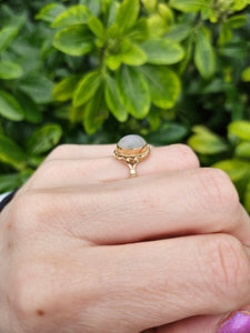 0863 Vintage; 9ct Gold Cabochon-Cute Moonstone Ring-Date-Mark 1983