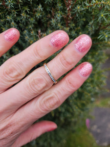 1203: Vintage: 18ct Gold 11 Princess Cut Diamonds Stacker Ring- high calibre natural diamonds