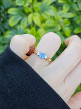 Load image into Gallery viewer, 0691: Vintage: 18ct Gold Heart-Cut Ceylon Blue Sapphire Diamonds Ring=- Date-Mark 1990
