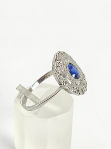 9079:Vintage: 18ct White Gold Cornflower Blue Sapphire 23 Diamonds Art Deco Style Target Ring