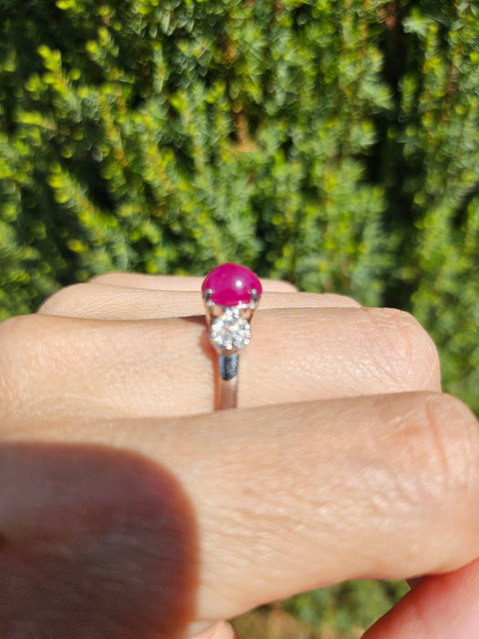 6514 Vintage: 18ct White Gold Cabochon Ruby & Diamond Dress Ring