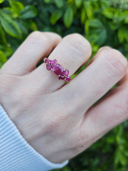 6343 Vintage: 9ct Gold 7 Raspberry Rubies Geometric Set Dress Ring