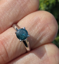 Cargar imagen en el visor de la galería, 2186: Vintage; 18ct White Gold Round Full Cut Blue Natural Diamond Solitaire Ring
