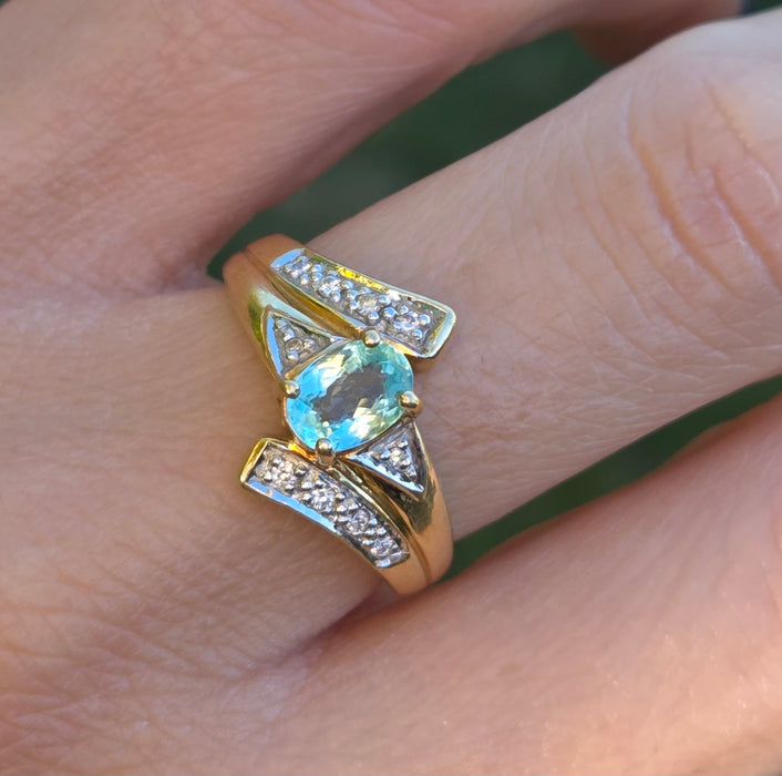 6416: 18ct Gold Blue Aquamarine  Diamonds Bypass Cocktail Ring