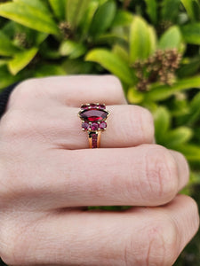 1311: Vintage: 9ct Gold Marquise Cut Garnet Pink Tourmalines Ring-