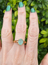 Load image into Gallery viewer, 0153: Vintage &amp; Rare; 18ct Gold Green Paraiba Tourmaline Solitaire- simple beauty
